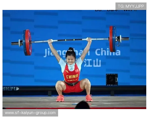 中国举重队再破纪录